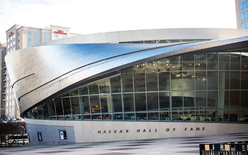 Small & Minimal House On Paters on Hill